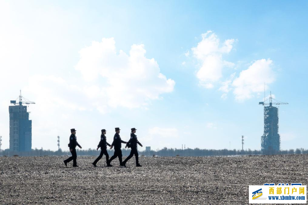 阿拉善邊境管理支隊全力護航神舟二十一號載人飛船發射任務(圖2)